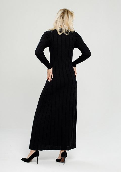 Трикотажное платье миди в черном цвете  | Интернет-магазин Knitman
